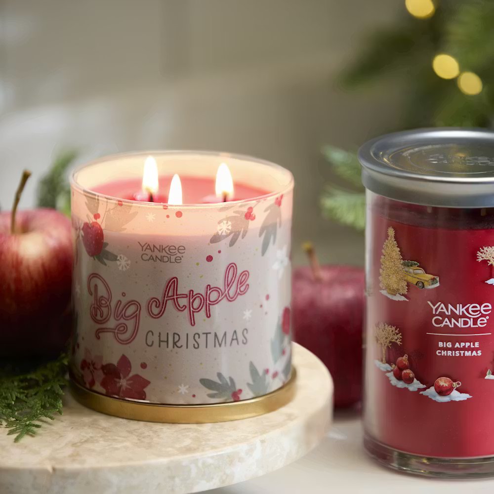 Big Apple Christmas - Image 10