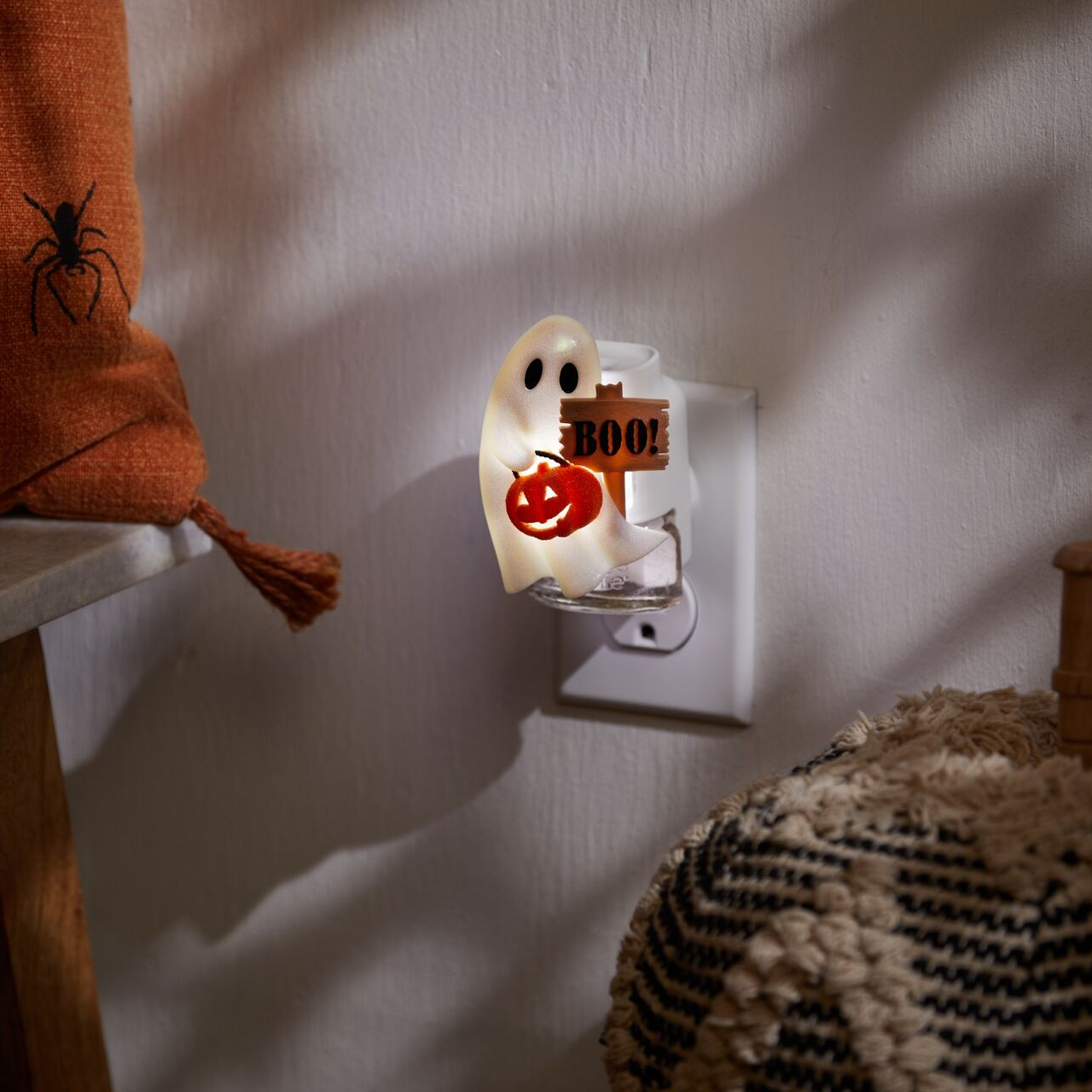 Ghost ScentPlug® Diffuser w/ Light - Image 2