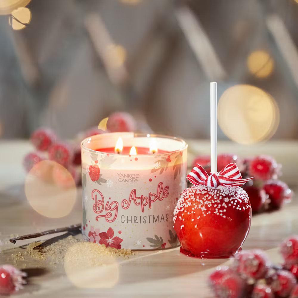 Big Apple Christmas - Image 7