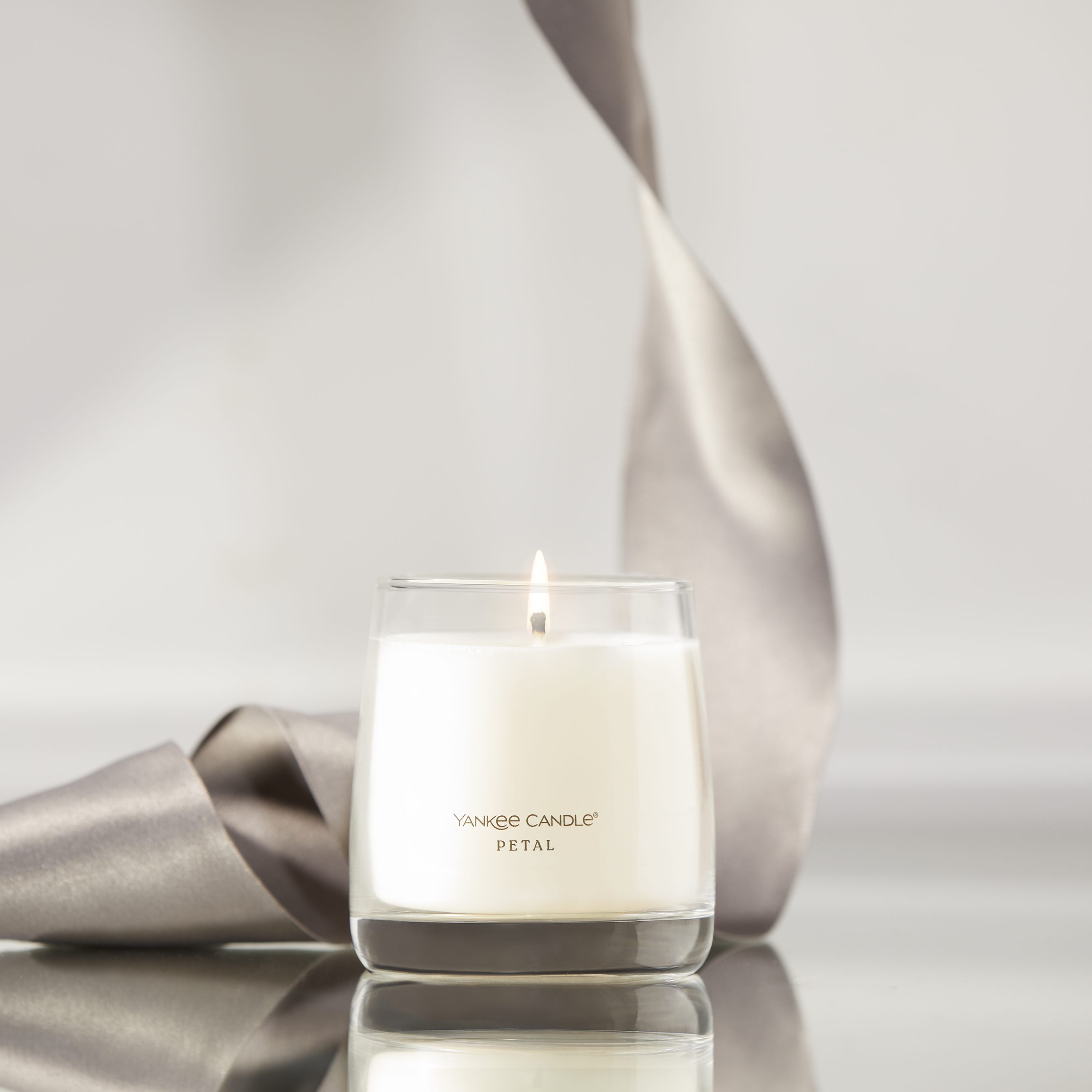 Petal Premium Reed Diffuser - Image 8